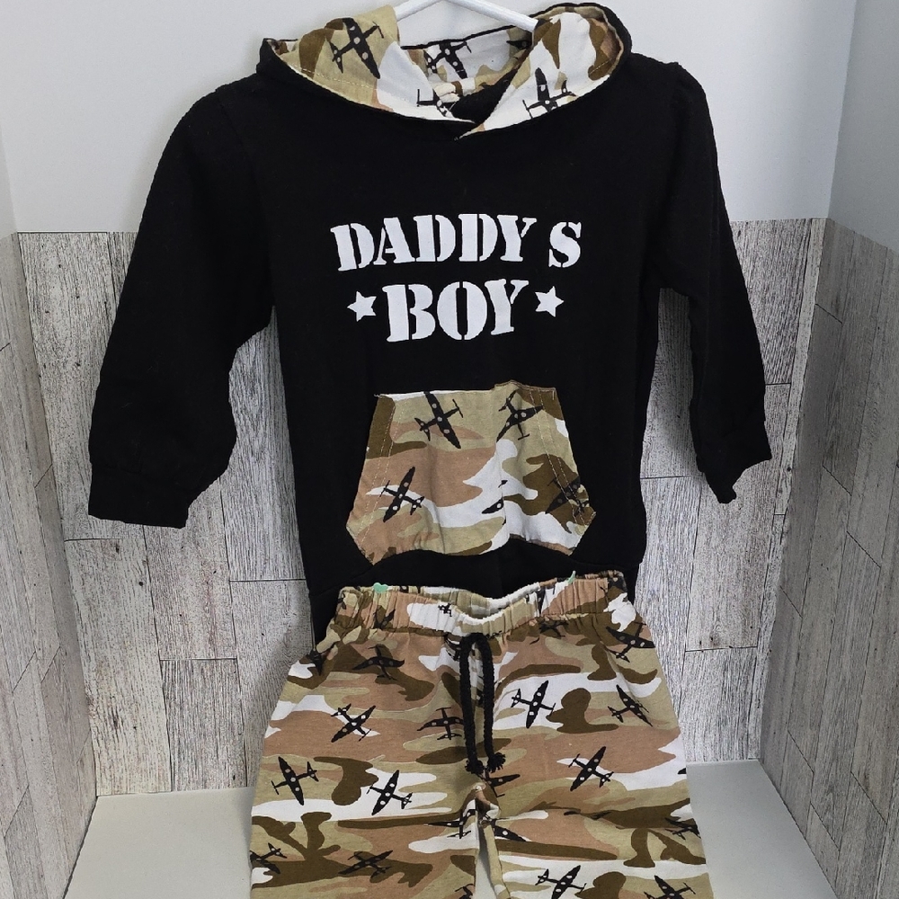 NWOT 100 (3-4T) Black and Camouflage Boys Matching Top & Pant Set